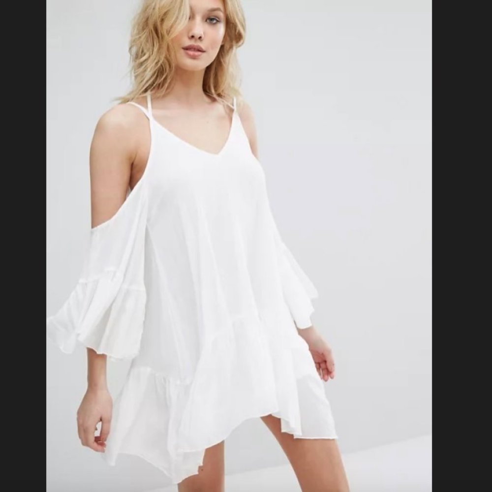EUC MISSGUIDED Cheesecloth Cold Shoulder Dress